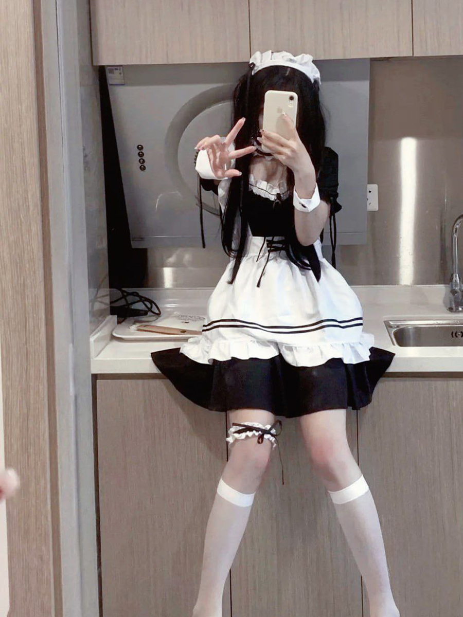 清纯反差萝莉女神〖Cola酱〗双马尾已上线，这个拉着双马尾后入的姿势好奇怪，我还要再看亿遍！！