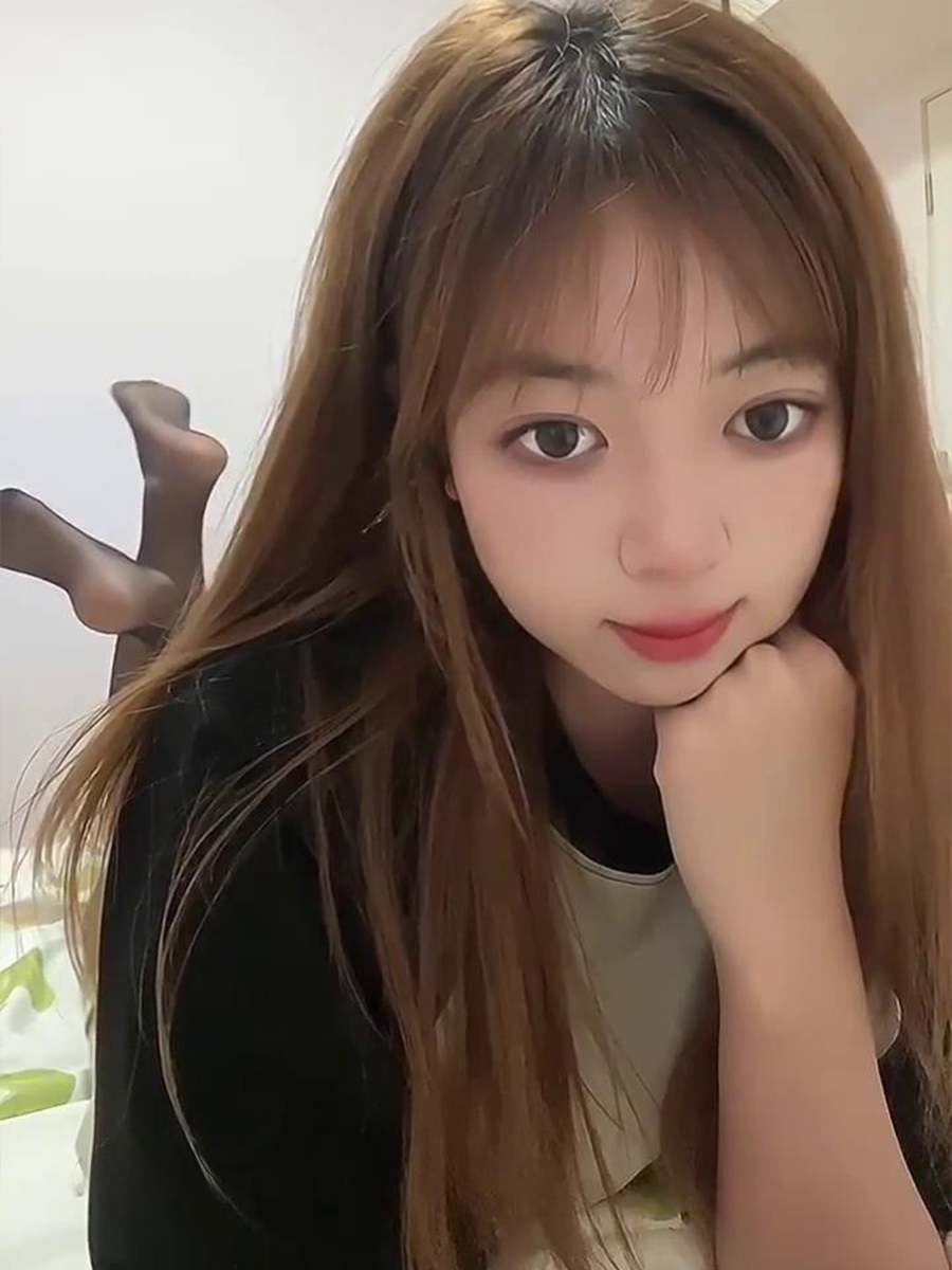 甜美妹子，道具自慰，！