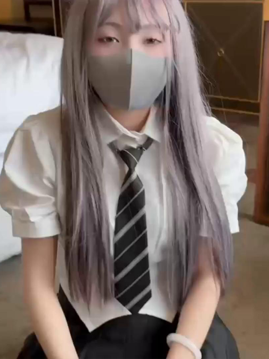 校花都是反差奴，淫奴黑丝学生妹母狗的养成，无敌粉嫩的白虎小穴，肛塞滴蜡调教，这嫩穴才叫享受